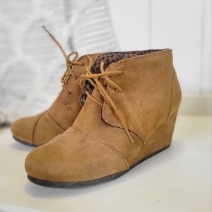 Tan Lace Up Wedges
